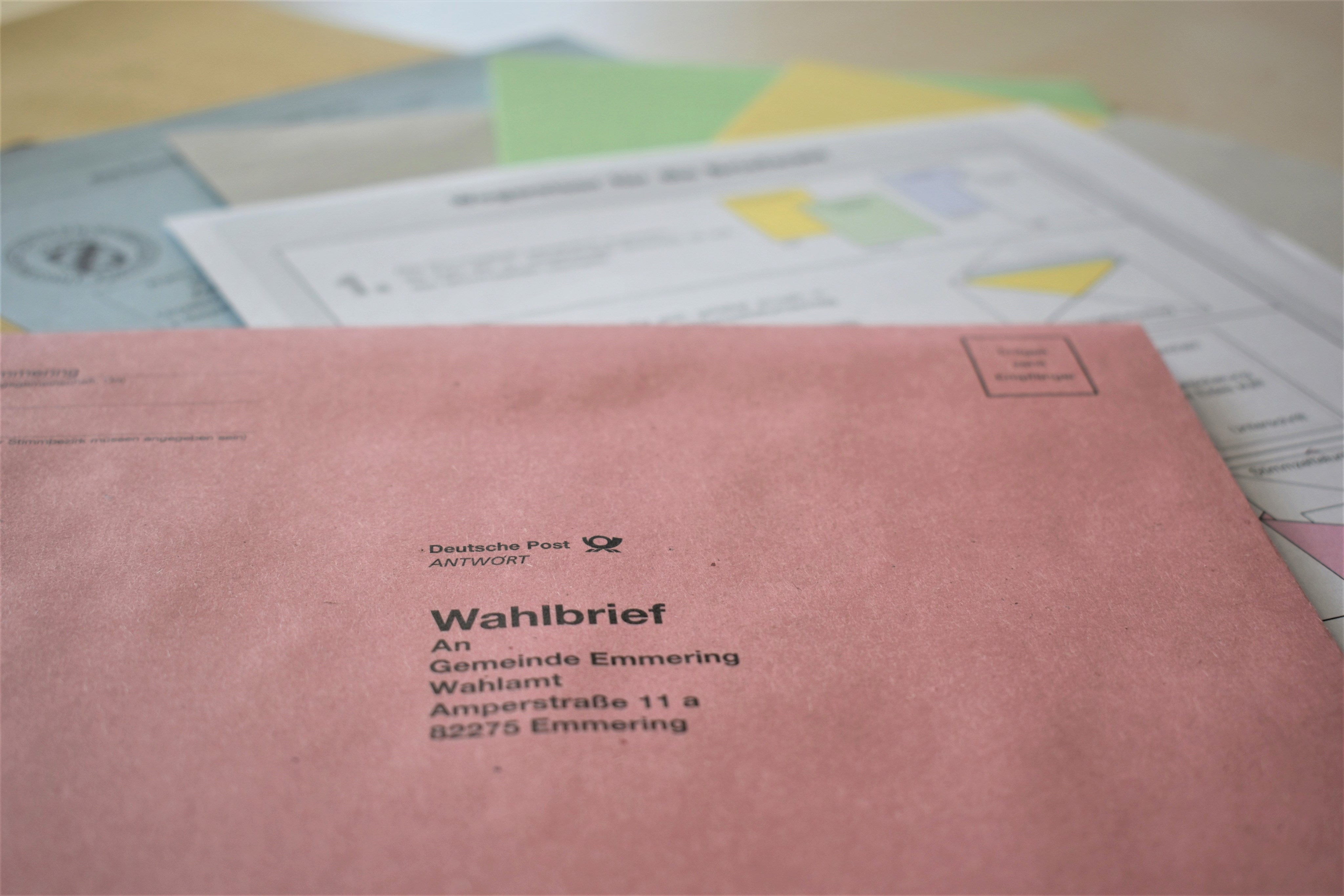 Sie möchten Ihre Stimme per Briefwahl abgeben? Einfach beantragen und bequem von zu Hause aus wählen... Leider haben wir keinen Alternativtext zu diesem Bild, aber wir arbeiten daran.